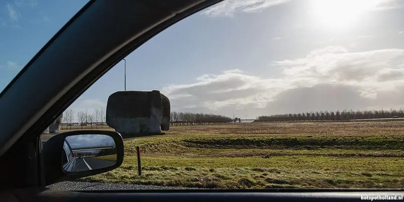 De Olifanten van Tom Claassen langs de A6 bij Almere De Olifanten van Tom Claassen langs de A6 bij Almere