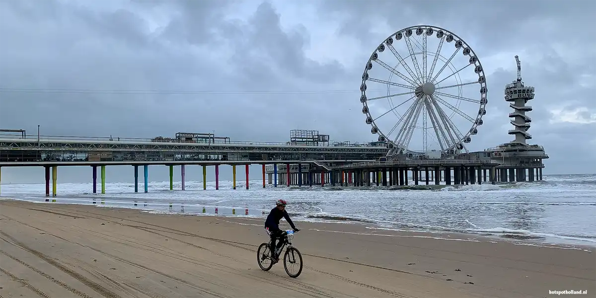 Het strand en de Pier van Scheveningen