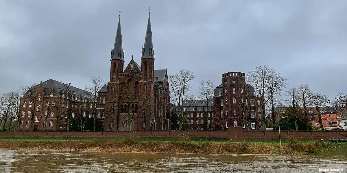 Kloosterdorp Steyl in Noord-Limburg ligt aan de Maas