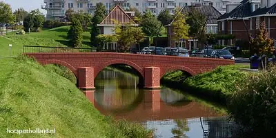De eurobrug van het 10 Euro biljet in Spijkenisse