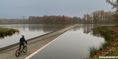 Radfahren durch Wasser
