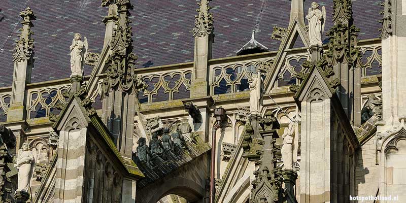 Beelden op de Sint Jan in Den Bosch