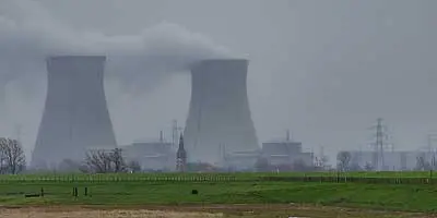 Doel, de spookstad van België. Te zien vanuit Nederland