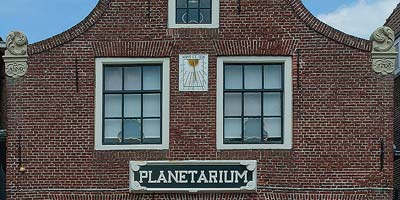 Het Eise Eisinga Planetarium in het centrum van het oude universiteitsstadje Franeker