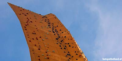 De Klimbanaan, de spectaculaire Excalibur klimwand op Kardinge Sportpark in Groningen