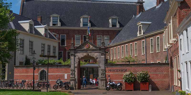 Prinsenhof. Een oase van rust vlak achter de Martinitoren