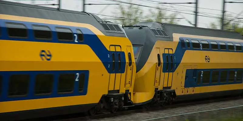 train journey rotterdam to leiden