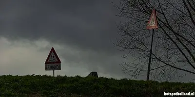 De Plofsluis over het Amsterdam Rijnkanaal bij de A27 ter hoogte van Nieuwegein