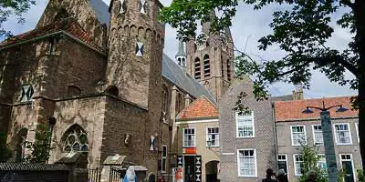 Het Prinsenhof in het historische centrum van Delft