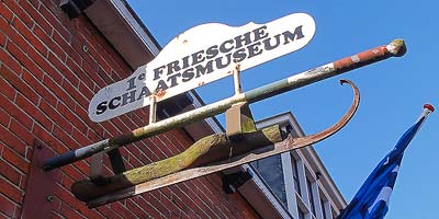 Het Schaatsmuseum in het historische centrum van Hindeloopen