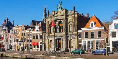 Teylers Museum aan het Spaarne in Haarlem