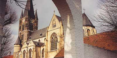 Thorn in Midden Limburg is het witste stadje van Nederland. Foto: De Abdijkerk van Thorn