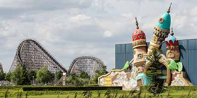 In Toverland bij Sevenum kun je zowel bij mooi als bij slecht weer naar het pretpark!