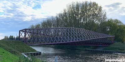 De Twist Bridge over de Vlaardingse vaart