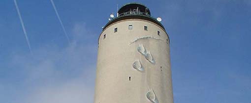 Druppelende watertoren Oostburg, Droog van binnen, nat van buiten De watertoren van Oostburg. Droog van binnen, nat van buiten